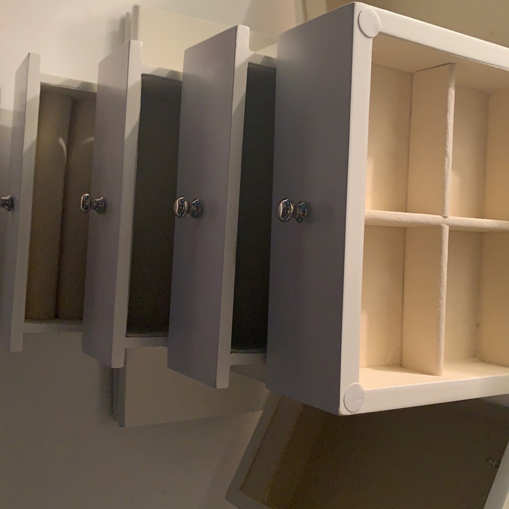 Jewelry Box - Picture 3 of 4